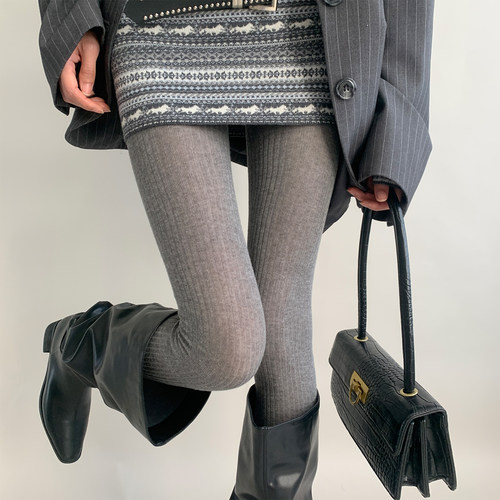 夜间教习室灰色连裤袜女秋冬竖条纹显瘦外穿袜子性感打底裤配靴子