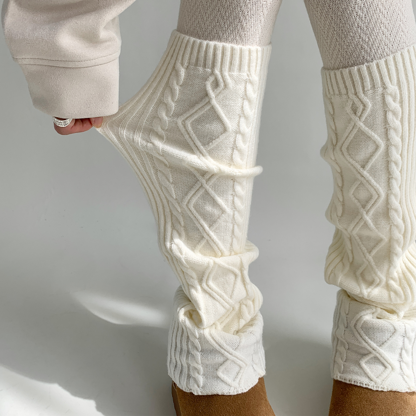 夜间教习室菱格针织条纹袜套