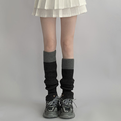 夜间教习室竖纹撞色纽扣