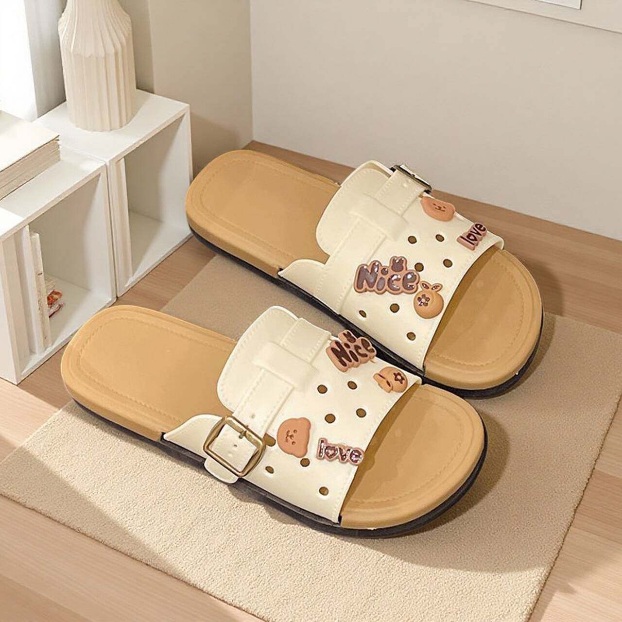 平底拖鞋女时尚新款外穿夏季软底防滑一字拖配裙子高级感沙滩凉拖