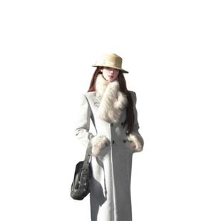 蓝色毛毛领沙漏收腰呢子大衣女冬季新款高级感双排扣长款毛呢外套