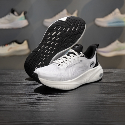 李宁凉感透气软弹男子休闲鞋