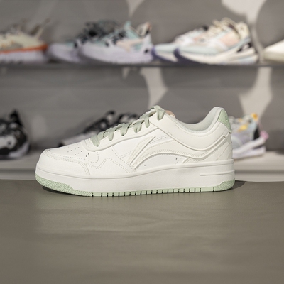 李宁系带女子低帮板鞋