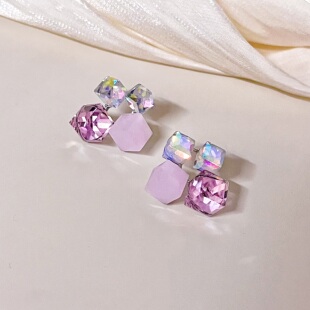 粉色方块水晶耳钉2024年东大门日韩小情新小众设计高级感气质耳饰