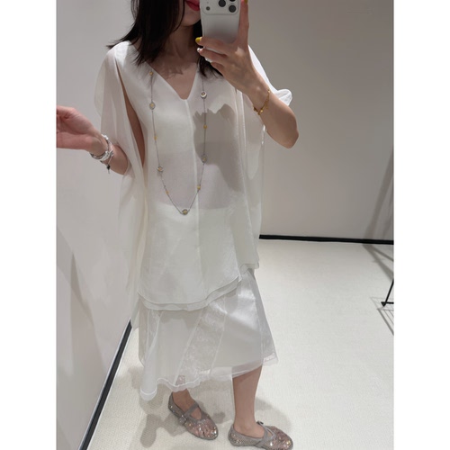 温婉柔和 ZZ迷神引正反两穿飘带微透背心+蕾丝拼接鱼尾半裙