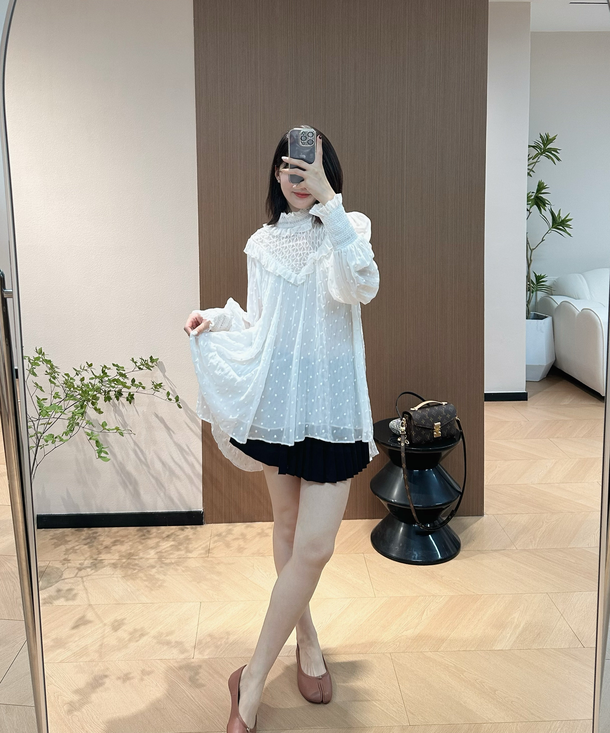 福利亏清 不退换~重磅美物 DV 出场秀宫廷风手褶真丝衬衫