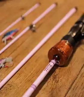 日本进口Campanella草帽家男女路亚竿粉色碳纤维UL溪流纺车直柄竿