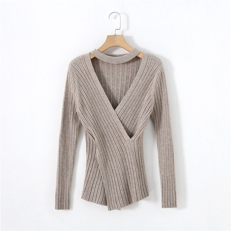 气质黑色挂脖V领交叉毛衣女装秋冬新款设计感内搭修身显瘦打底衫