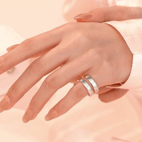 高级感小众设计光面戒指可尾戒