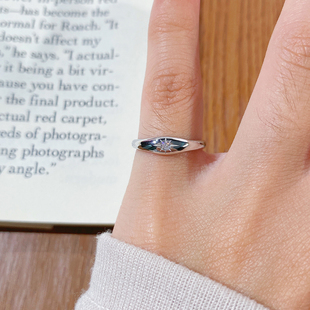 轻奢高级感八芒星莫桑石纯银尾戒小指女小拇指小尺寸极小2号3码4