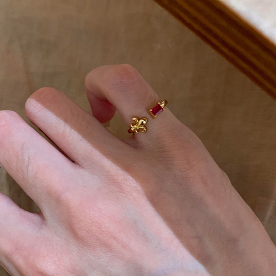 鸢尾花红宝石纯银尾戒