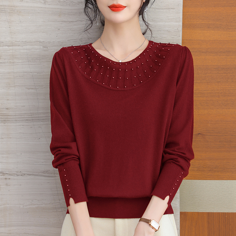 本命年红色针织衫女秋季薄款上衣2025新款洋气钉珠妈妈毛衣打底衫