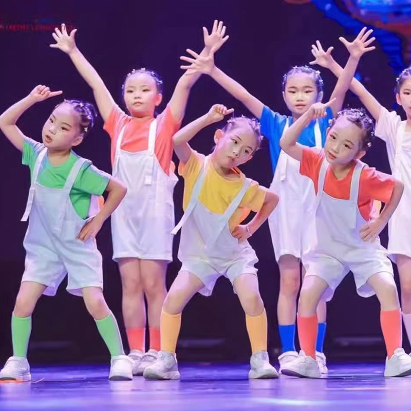 六一儿童演出服我是一颗跳跳糖舞蹈幼儿园糖果色孩子的天空表演服
