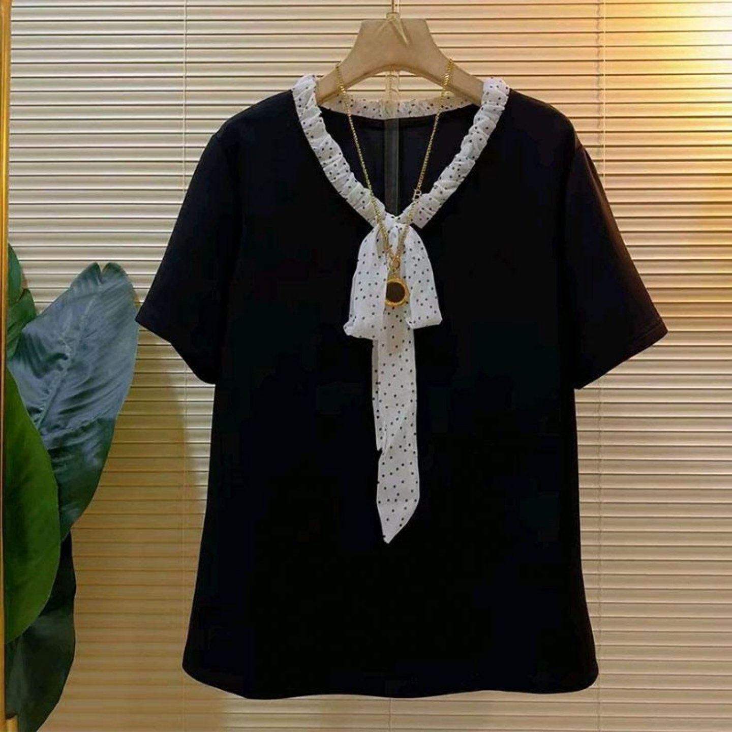 夏季胖mm设计感飘带短袖V领T恤女300斤大码洋气宽松休闲显瘦上衣,女装/女士精品,T恤,淘宝优惠券,粉丝福利购,淘宝优惠卷