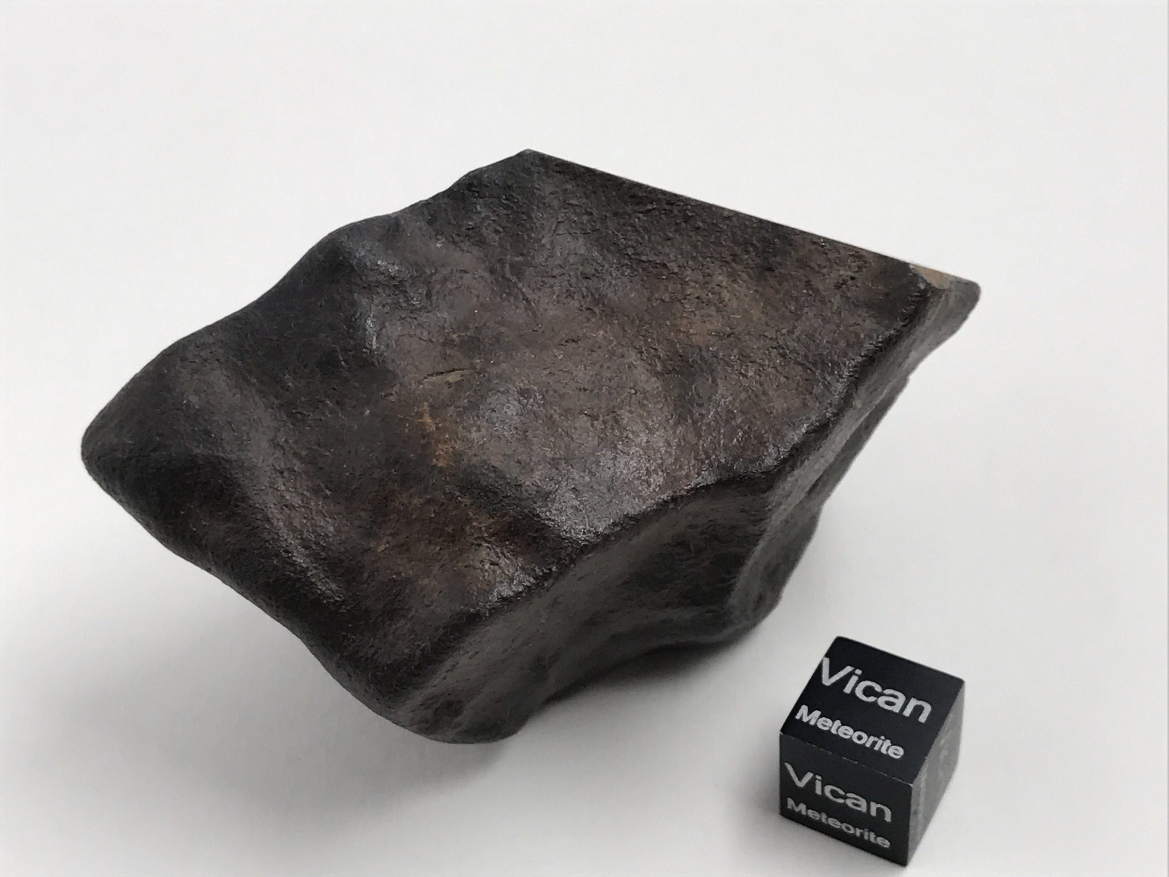 信天星陨石-精品新鲜定向黑皮石陨石摩洛哥nwa石陨石原石