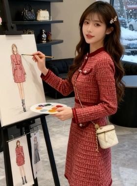 圣诞新年战袍红色针织连衣裙女秋冬2025新款高级感富家千金风短裙