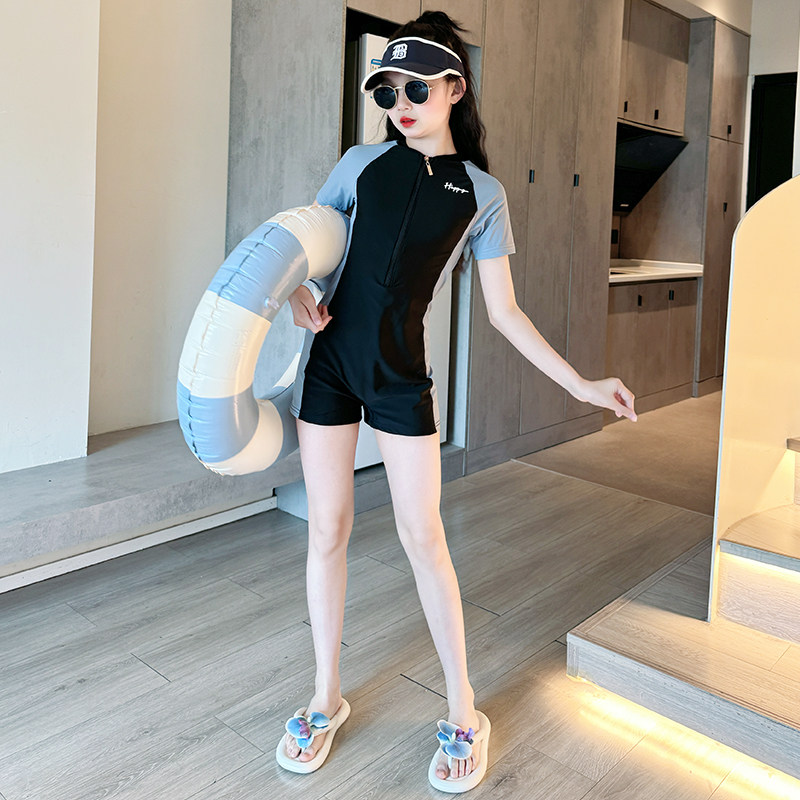 女童泳衣2026新款儿童连体专业训练泳装大童女孩高级感速干游泳衣图片