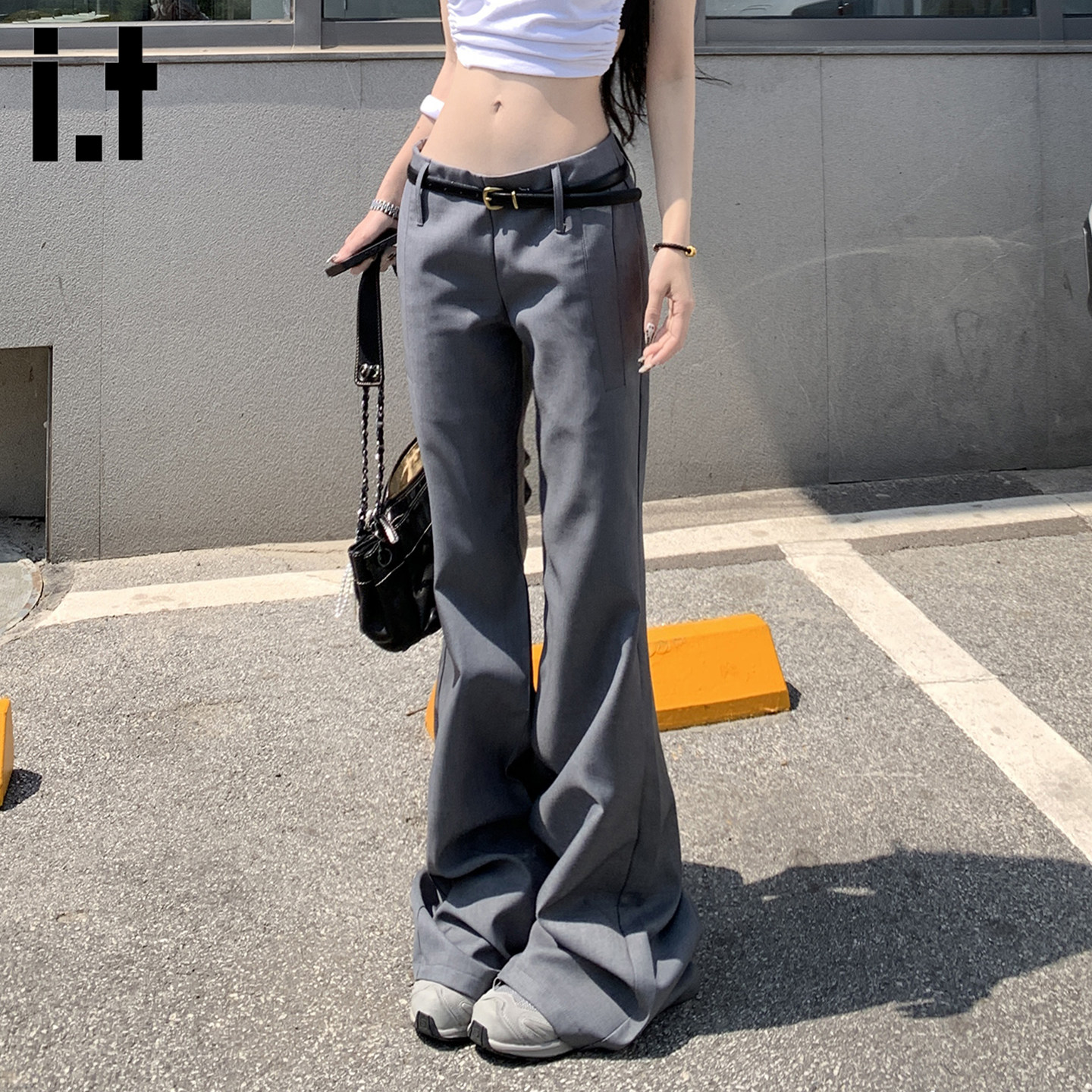 it FIVECM美式灰色显瘦修身微喇裤女夏季新款低腰高级垂感西装裤X