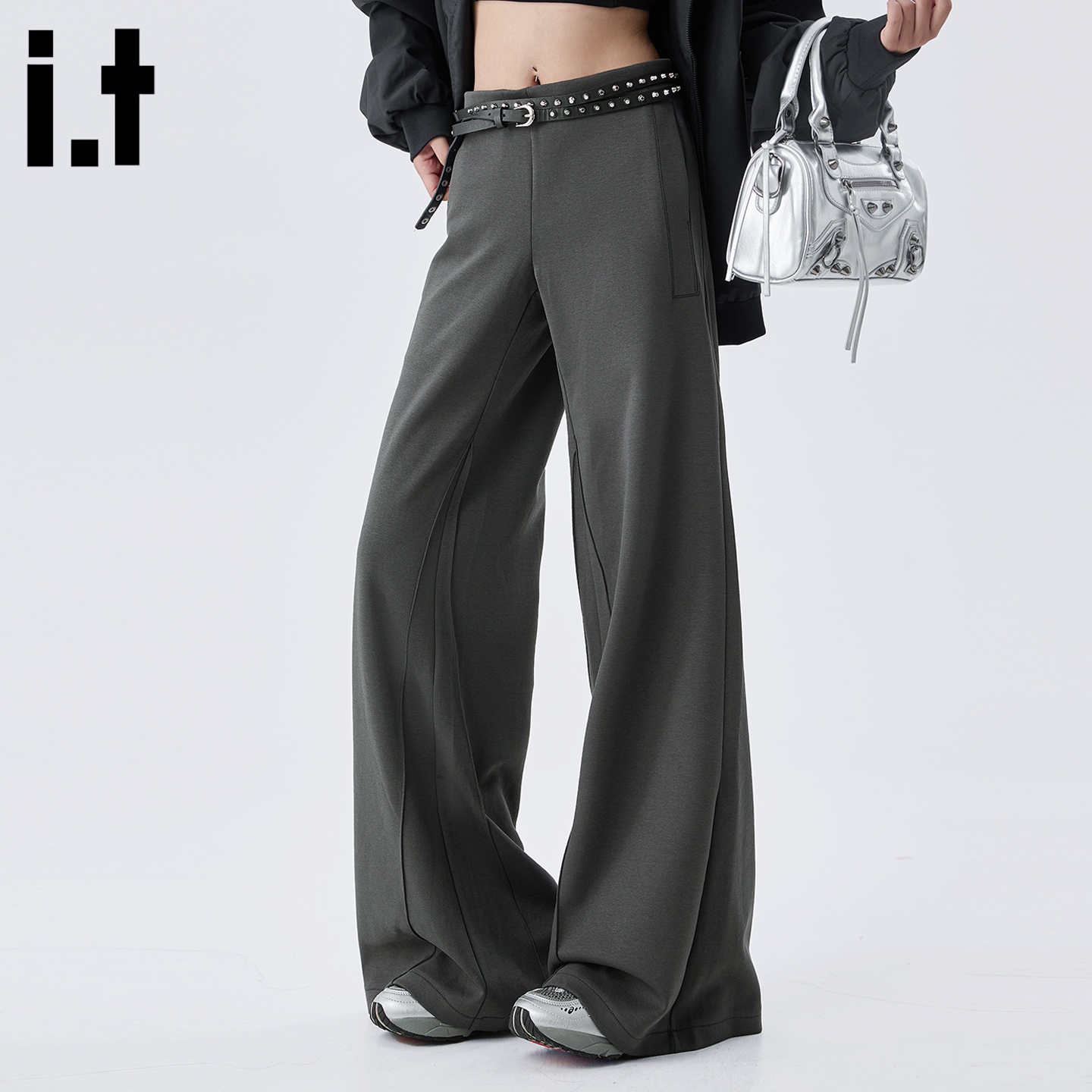 灰色垂坠感喇叭裤修身西装裤女