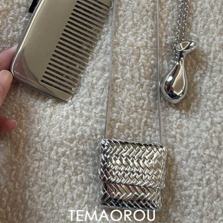 进口重工货!爆火三件套长款毛衣梳子吊坠项链女银色小包包水瓶配