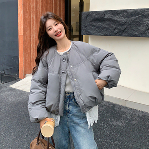 设计感灰色蕾丝拼接圆领羽绒服女冬超火好看高级小众保暖加厚外套图片