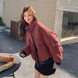 红色复古牛仔拼接羽绒服女2025冬季新款设计感保暖加厚白鸭绒外套，女装羽绒服，2D122