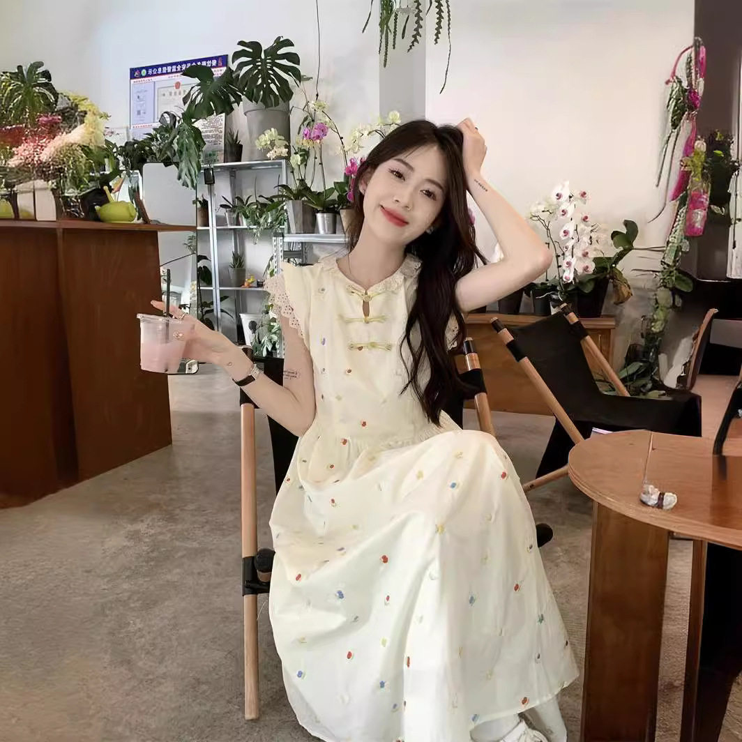 甜美碎花盘扣连衣裙女夏