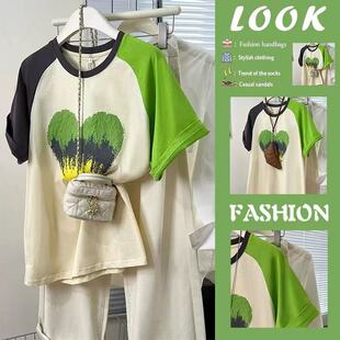 胖mm正肩高街拼色爱心印花短袖t恤女夏装2025新款240斤设计感上衣