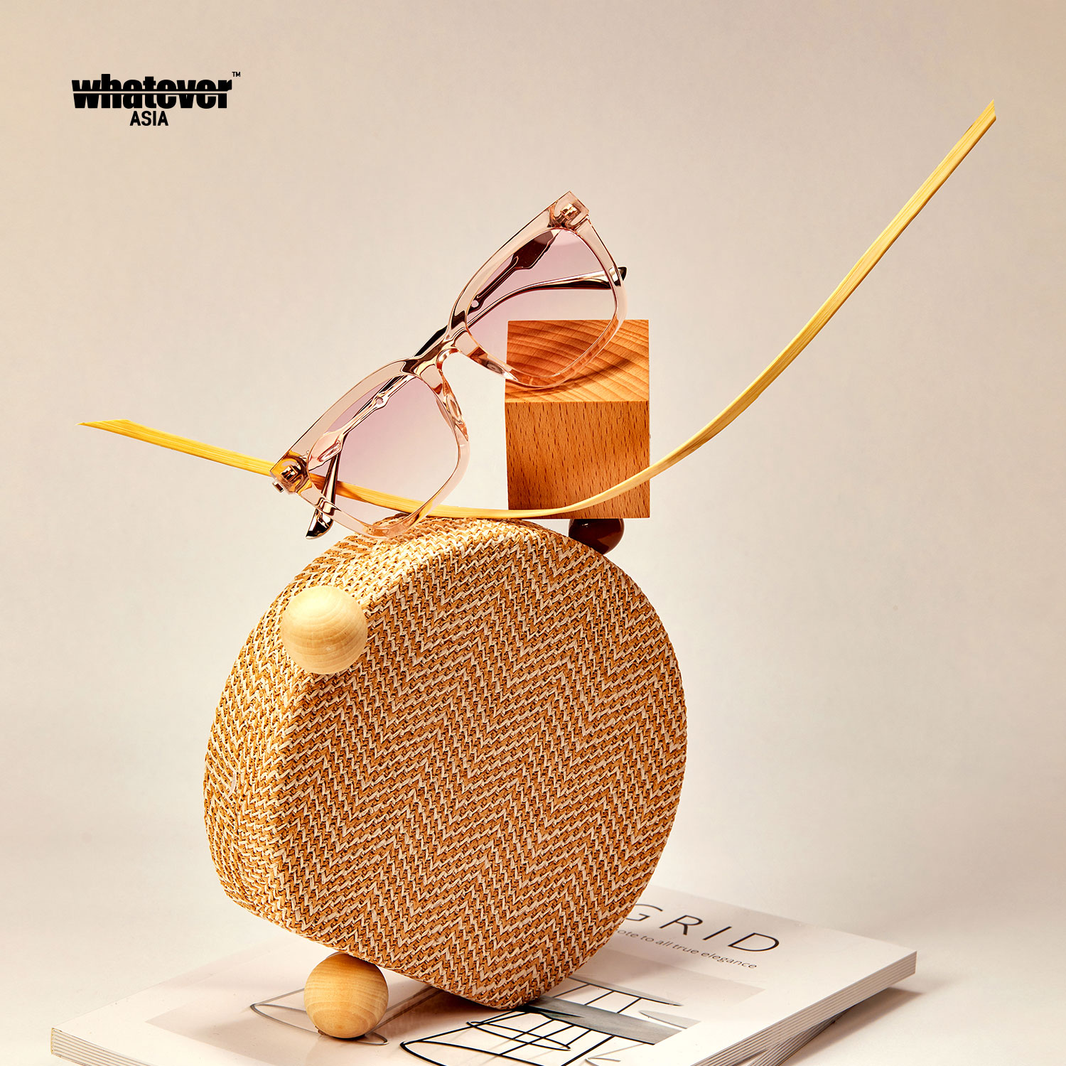 粗框透明板材方框太阳镜Eleanor