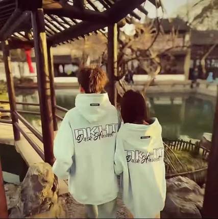 美式复古潮牌字母印花连帽卫衣女秋季薄款宽松设计感小众情侣外套