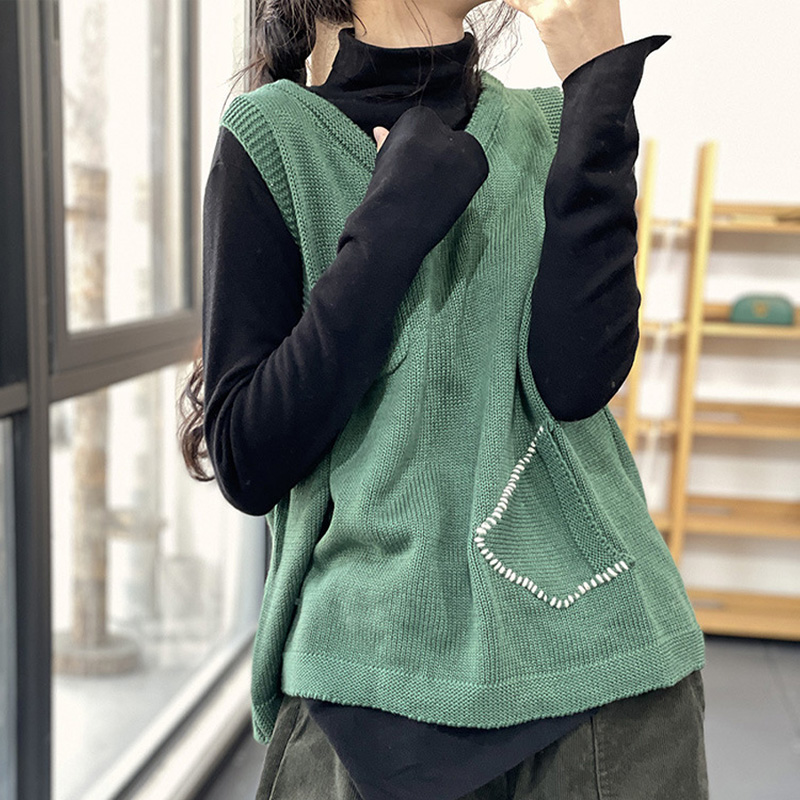 绣线棉后开扣圆领针织毛衣马甲女