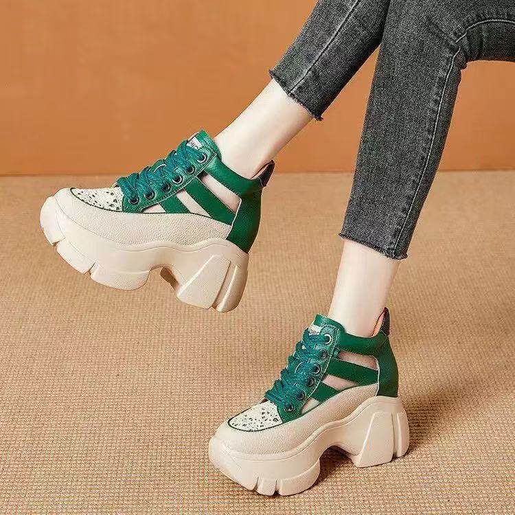 内增高跟包头凉鞋女士2026春季新款厚底松糕罗马时装运动坡跟镂空