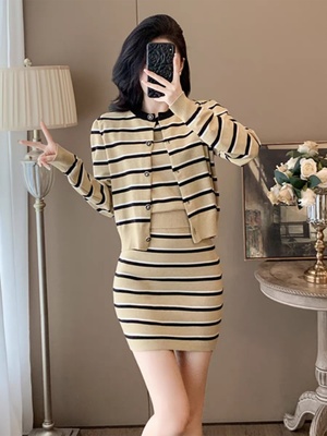 深秋初冬穿搭连衣裙子女装套装高级感女人味气质秋冬装搭配一整套