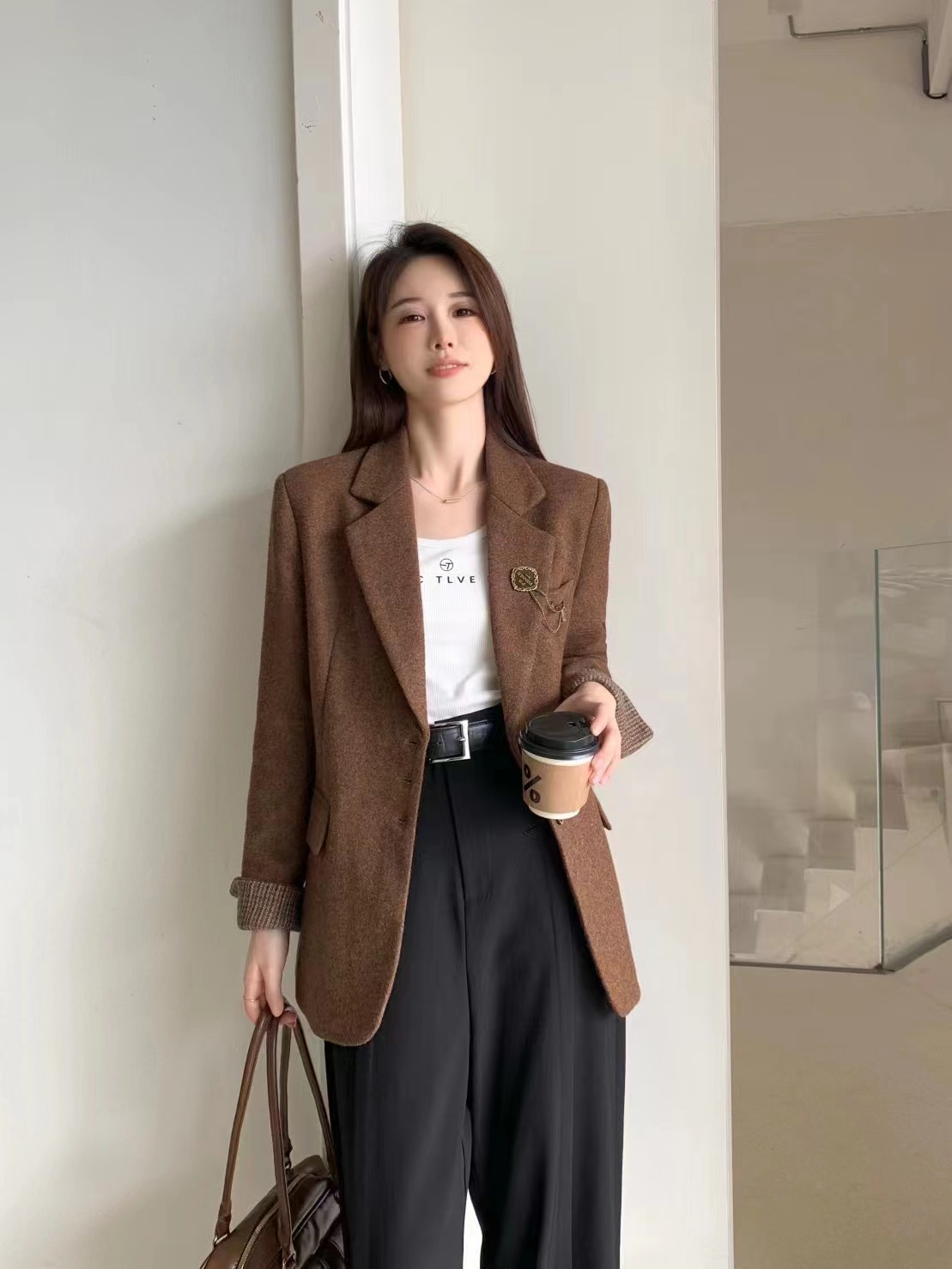 chic加厚羊毛呢子西装外套女秋冬潮流一族三粒扣别致胸针开叉西服
