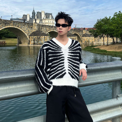 拼色纹理针织衫V领套头潮流毛衣