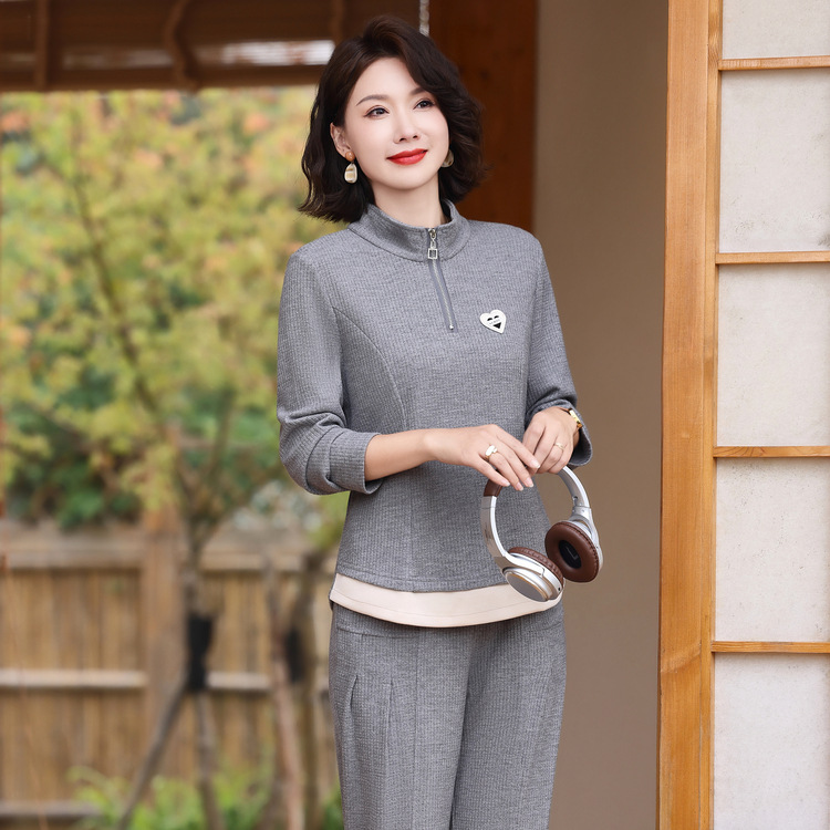 运动服妈妈装套装40-60岁纯色时尚新品女2024中年女士秋装两件套