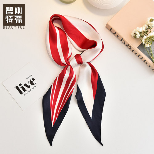 红色菱形长条职业复古搭西装丝巾