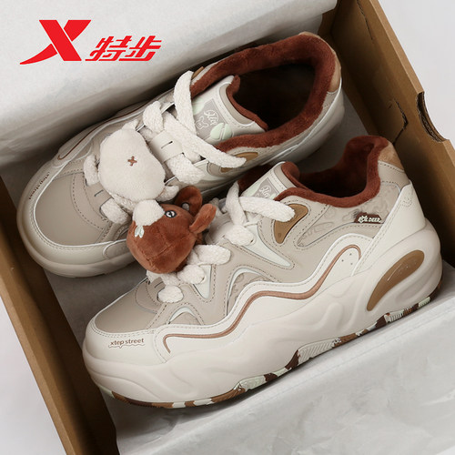 特步萌仔鞋加绒二棉鞋女保暖休闲