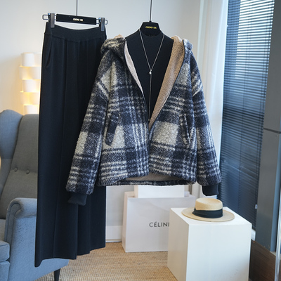 虫小小 羊羔毛双面穿加厚连帽格纹保暖短外套女毛呢大衣冬季954K