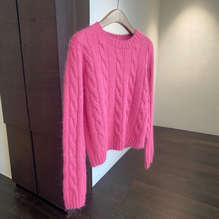 女2025新款 AMR 显白减龄粉色毛衣慵懒显瘦绞花针织衫 少女感