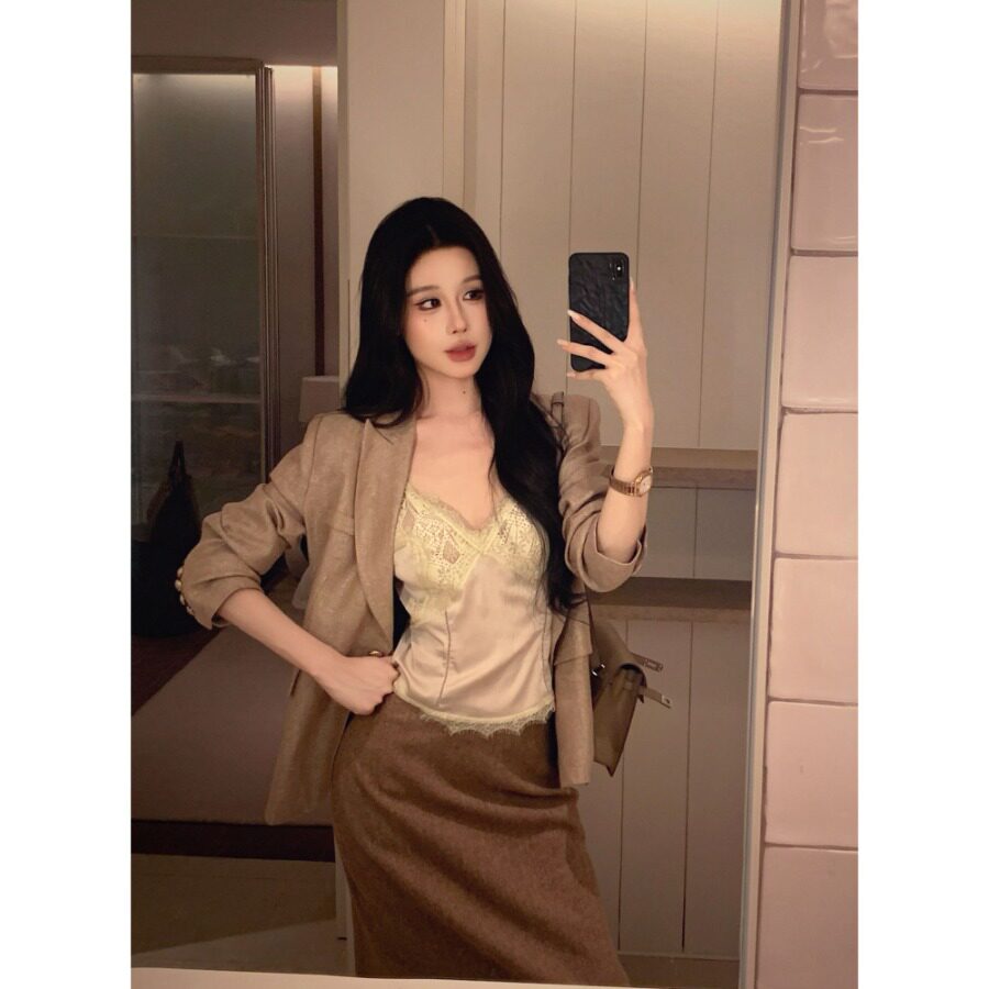 Liora 温柔 复古气质薄款西装外套蕾丝吊带包臀半身裙三件套