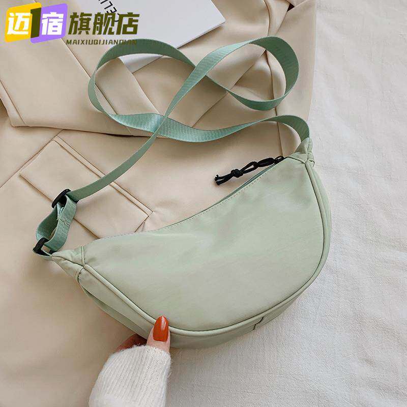 尼龙饺子包包女2021新款潮韩版时尚简约单肩包网红大容量斜挎腰包