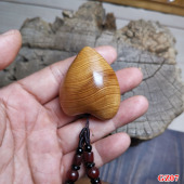 太行崖柏满瘤疤黑油骨料心形水滴随型情侣挂坠吊坠原木手机挂项链