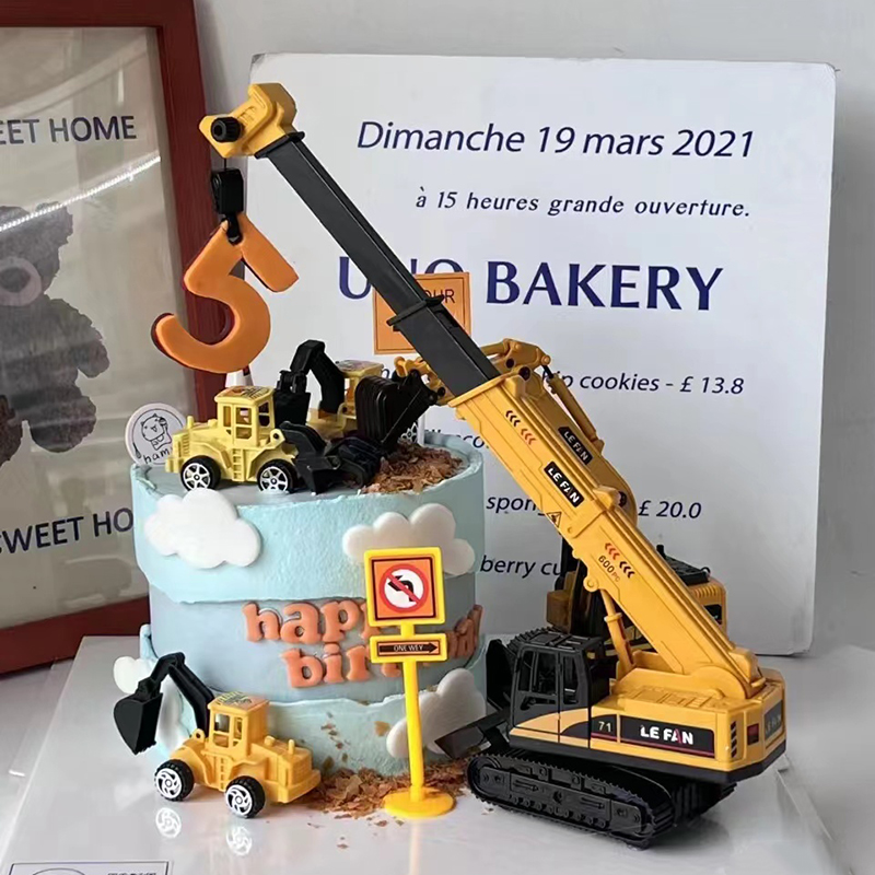 挖土机儿童生日蛋糕网红吊机摆件
