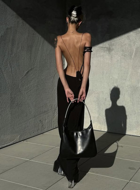 欧美宴会度假礼服勾魂绝美优雅性感大露背修身显身材吊带连衣裙女