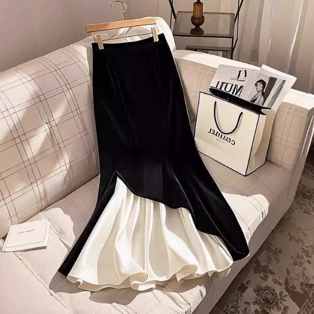 流行爆款高级感独特超好看黑色丝绒拼接高腰a字半身裙2024冬季