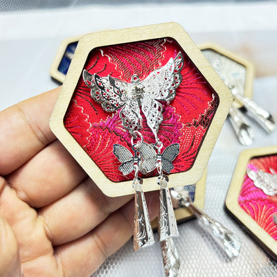 六边形非遗苗银织锦木质冰箱贴