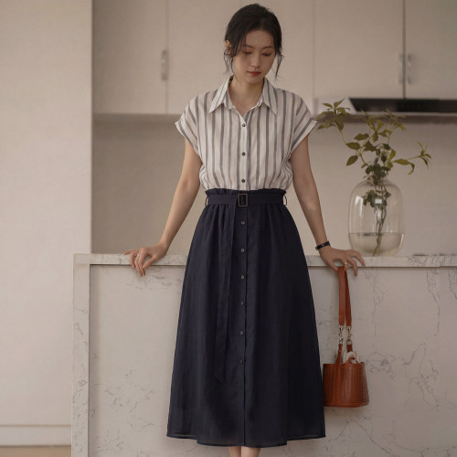 无谓2026夏季新款女装收腰条纹假两件减龄翻领气质衬衫式连衣裙女