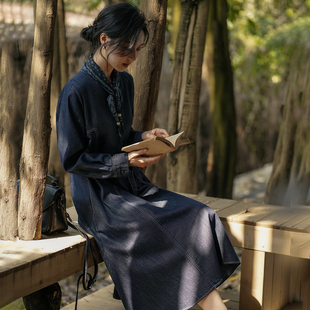 女装 新款 圆领撞色明线收腰显瘦气质连衣裙女 文艺2026春季 无谓韩式