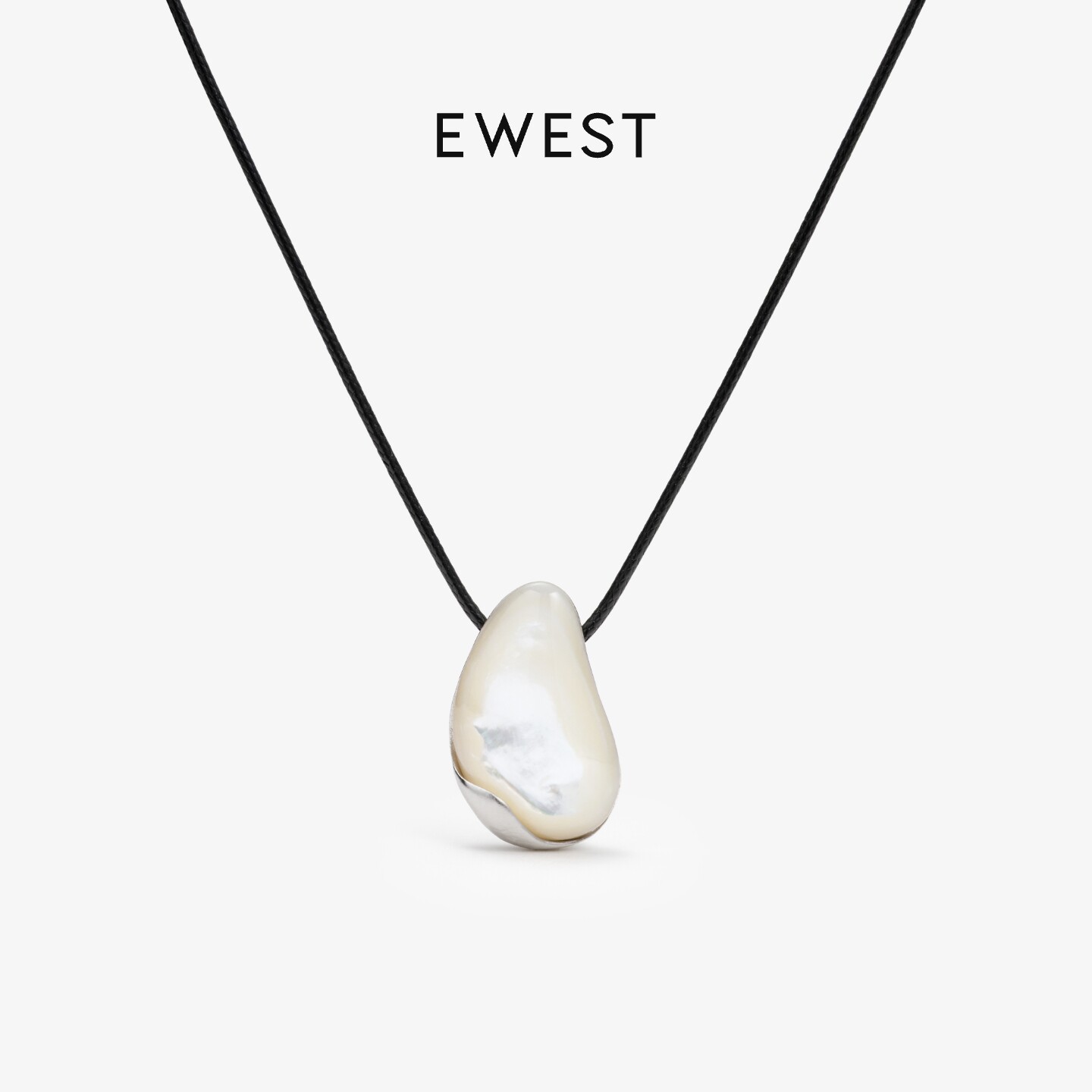 EWEST 水滴形贝母吊坠项链女款首饰长款锁骨链原创高级感简约颈链